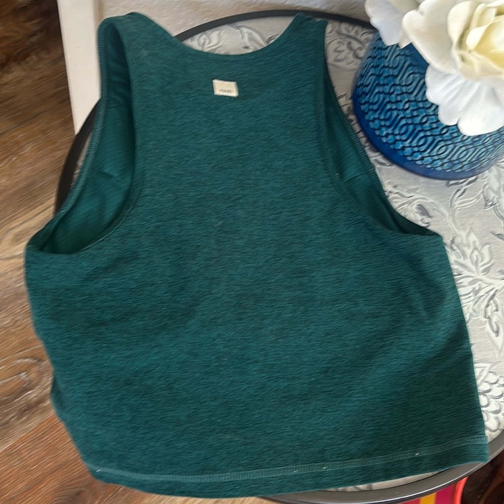 Vuori Plyo Crop Ribbed Tank Top Sport Shelf Bra Pads green S